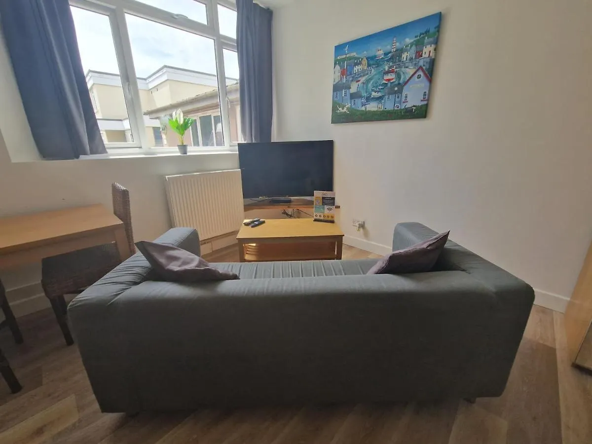 Direct Booking Prices, Studio Apartment, Free Parking, Wifi, Central, Quiet Exeter Apartment